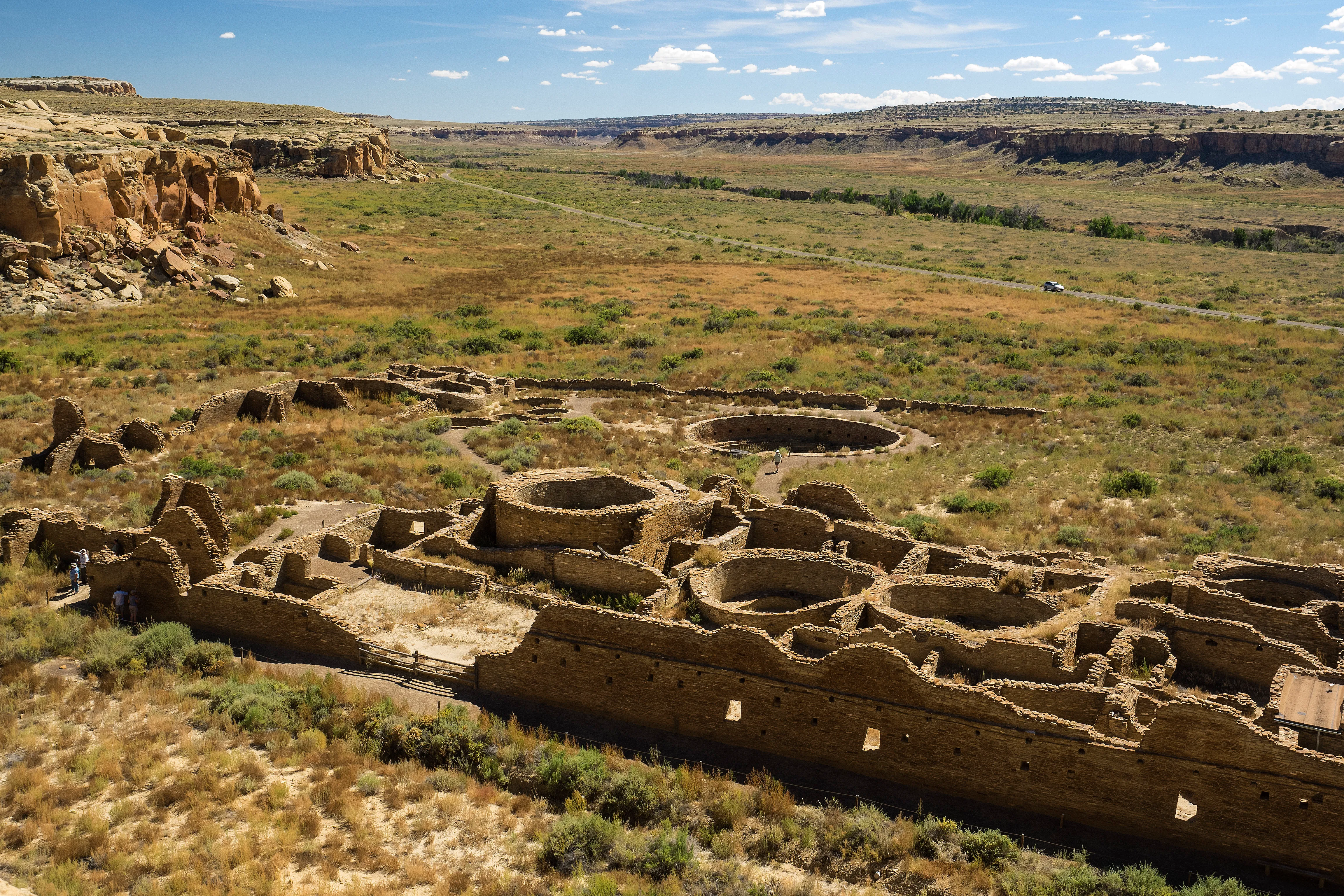 Hike the Pueblo Alto Trail