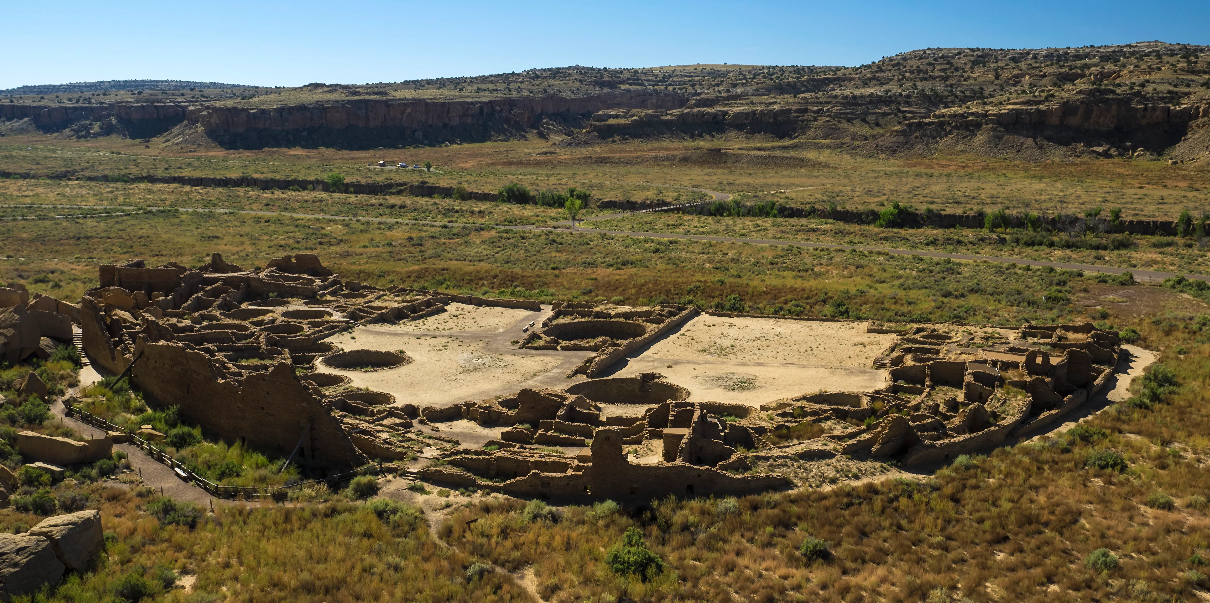 Hike the Pueblo Alto Trail