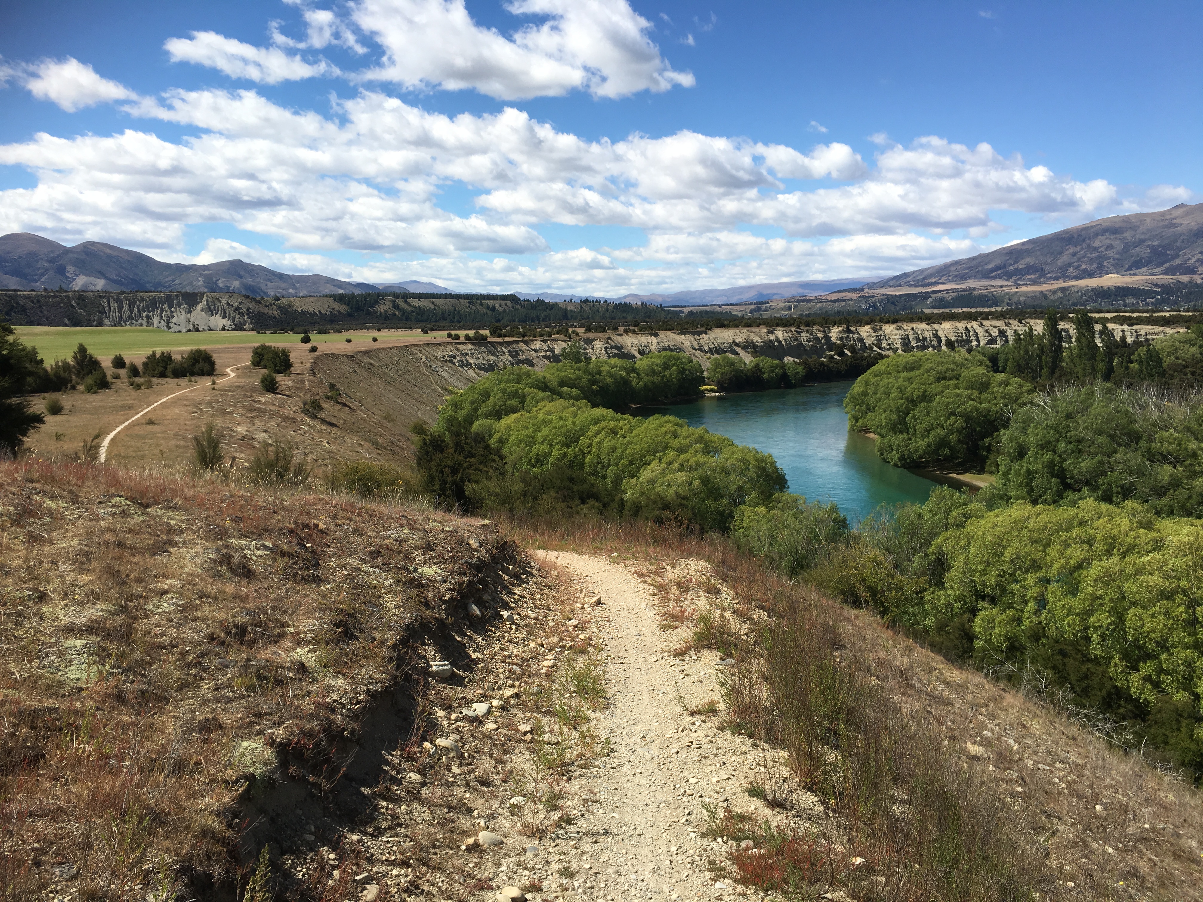 Bike along the Clutha River