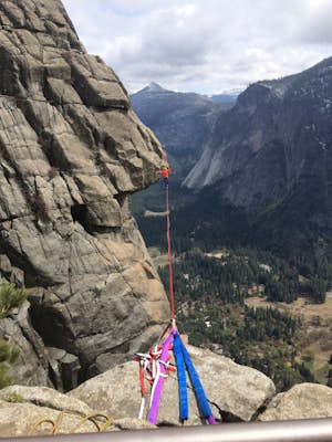 Hike to Yosemite Point