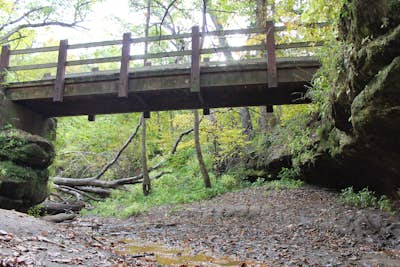 Hiking River Trail at Starved Rock State Park