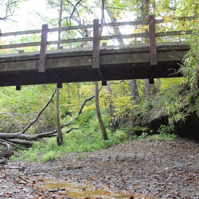 Hiking River Trail at Starved Rock State Park