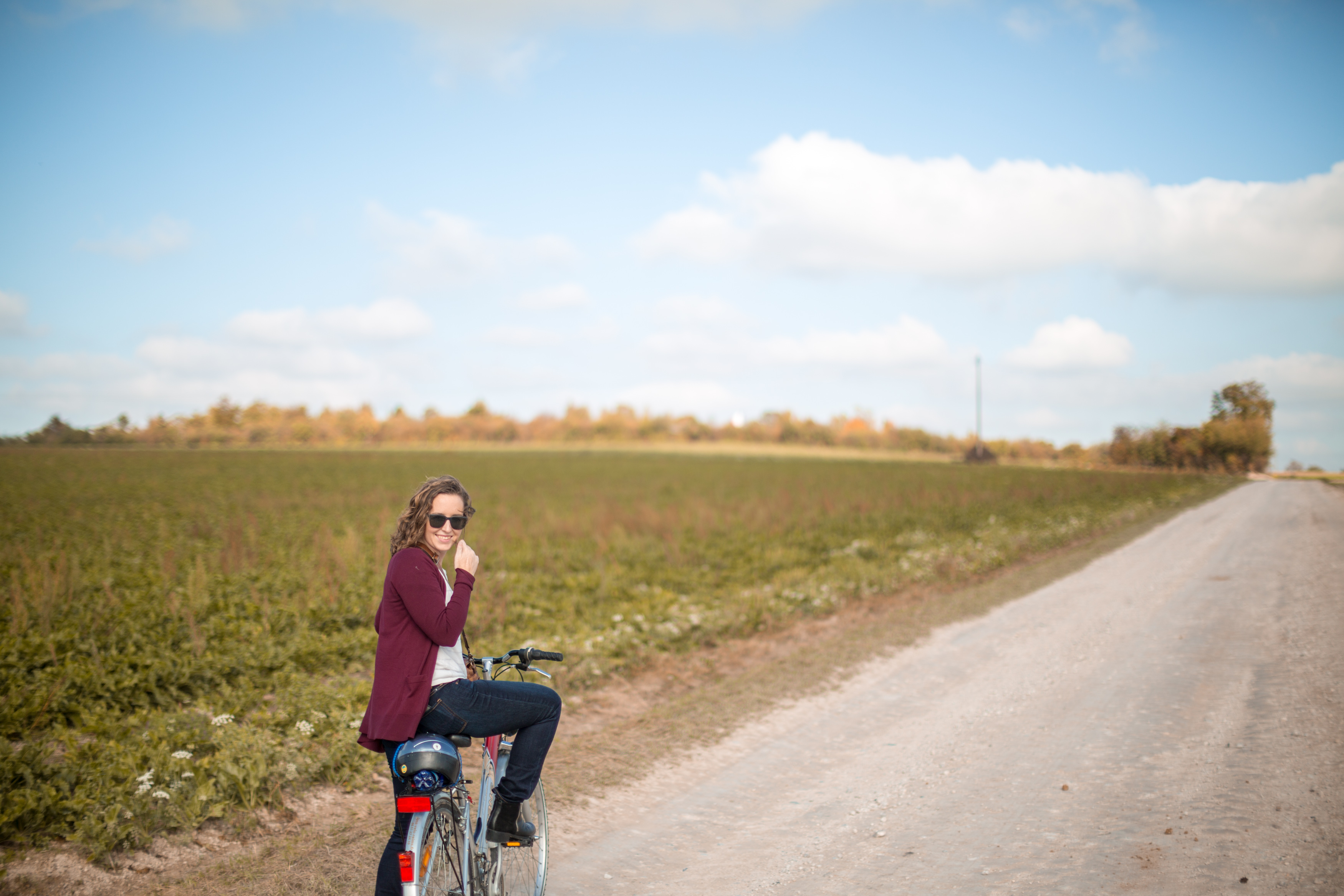 Bike along the Canal de la Marne a l'Aisne between Reims and Sillery