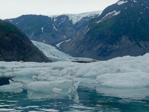 Kayak in Pedersen Lagoon