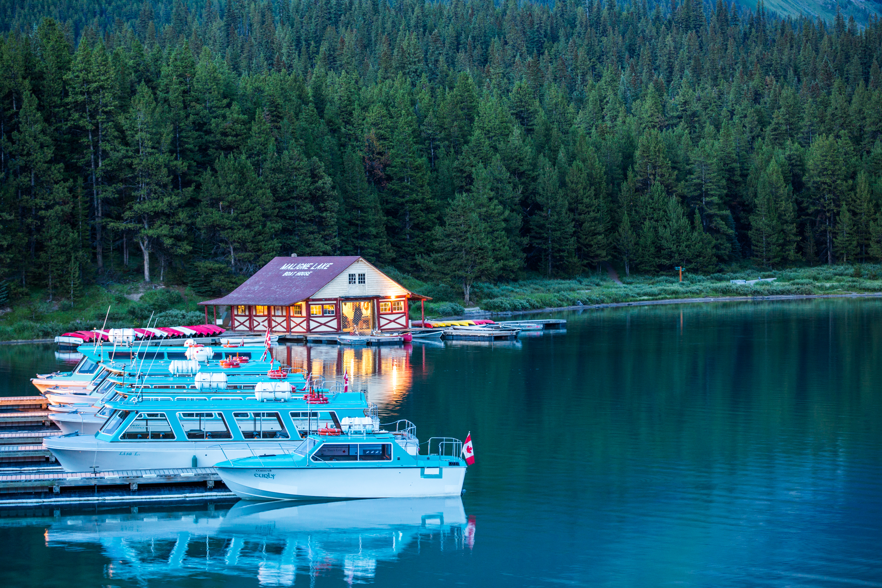 Photograph Spirit Island and Maligne Lake 
