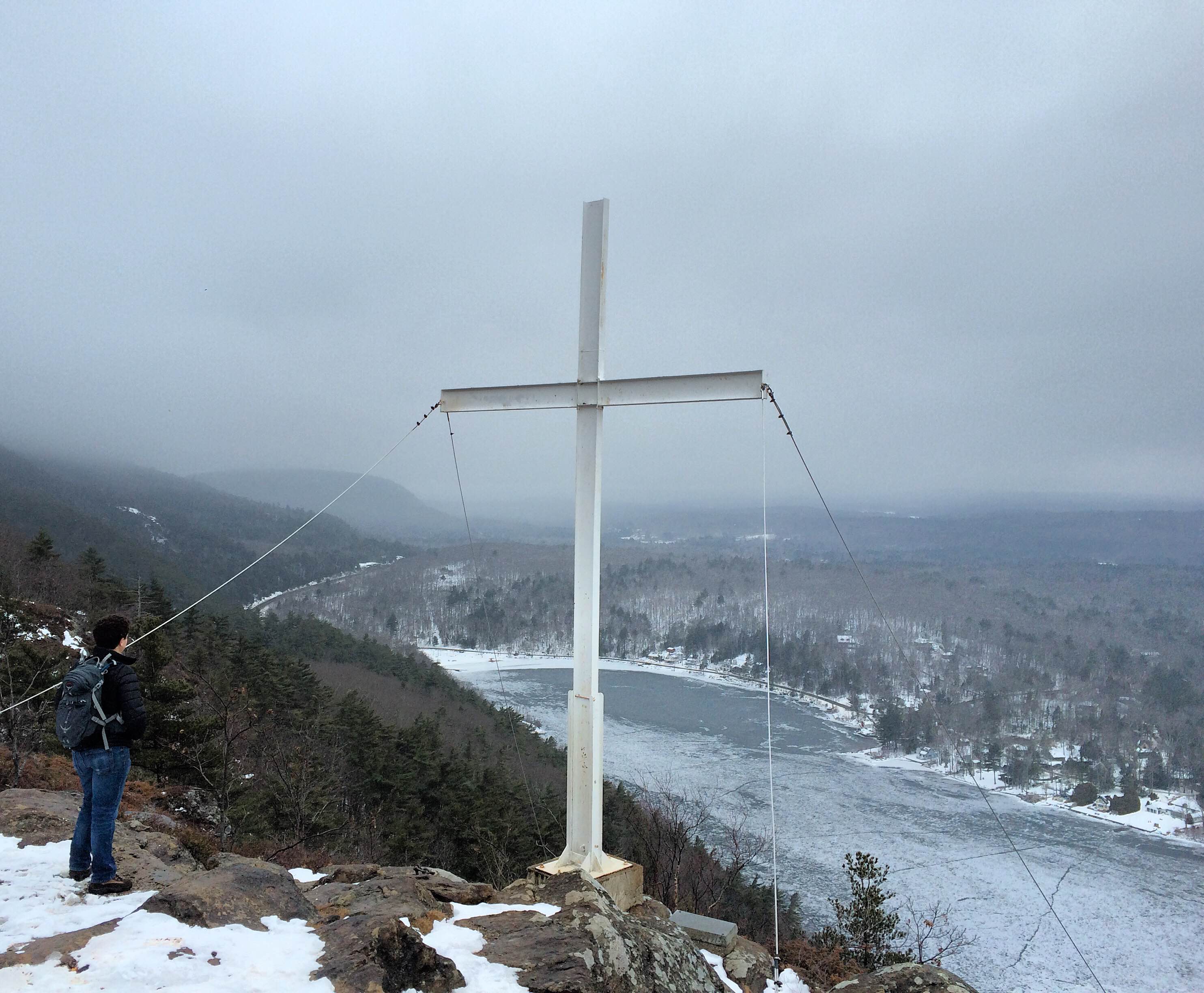 Hike up to Maiden's Cliff