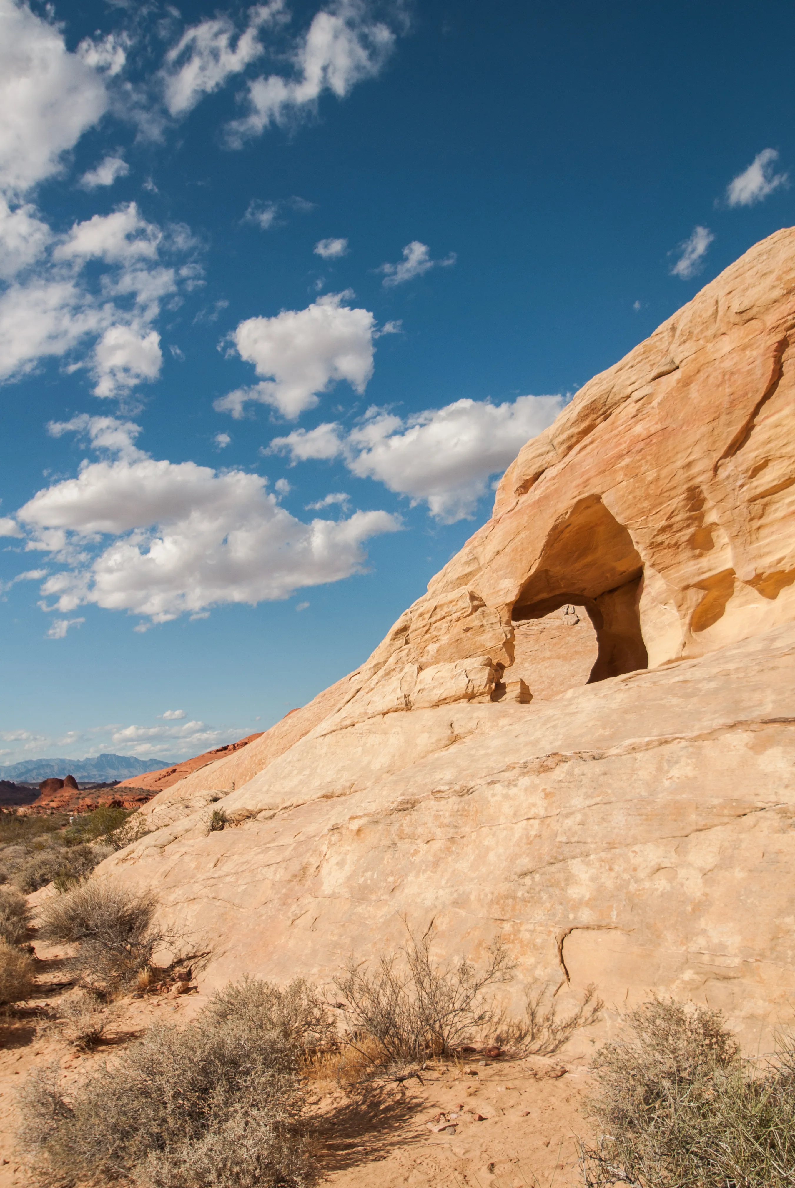 Hike throughout Nevada's Valley Of Fire