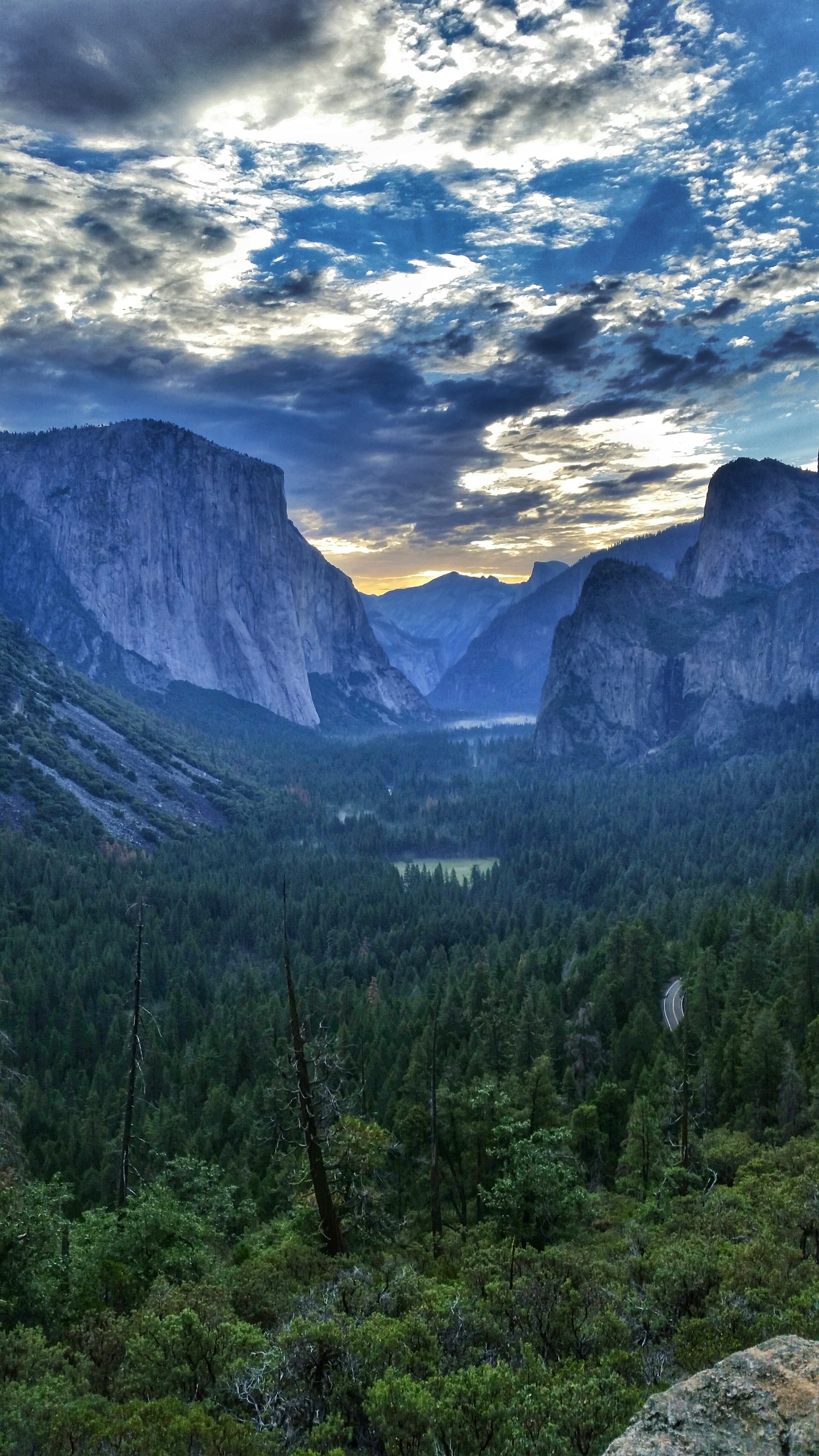 Hike to Artist Point in Yosemite National Park
