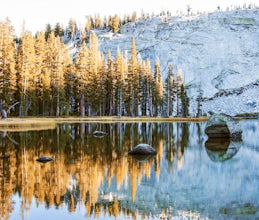 Backpack to Lower Merced Pass Lake