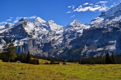 Hike Oeschinensee Lake and Blumlisalp Hut, Chalet Felsenhaus, 3718 ...