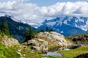 Hike Yellow Aster Butte and Tomyhoi Peak