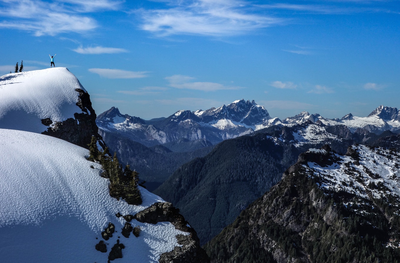 The Solitude of Winter Hiking in Washington 