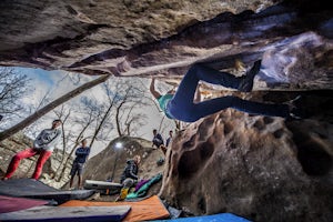 Bouldering Stone Fort, TN