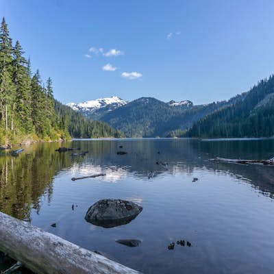 Hike to Lake Deer via Lake Dorothy Trailhead