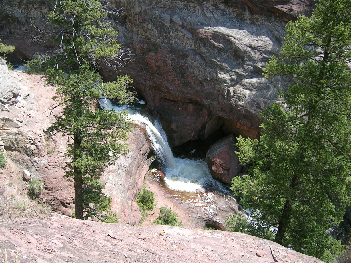 Explore Hayes Creek Falls