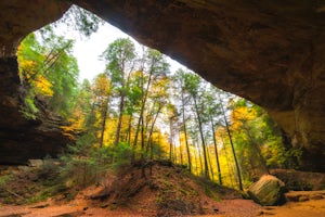 Explore Ash Cave