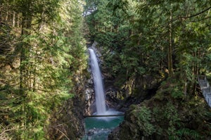 Hike to Cascade Falls, British Columbia