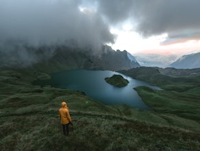 Hike up to Lake Schrecksee