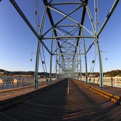 Stroll Chattanooga's Walnut Street Bridge