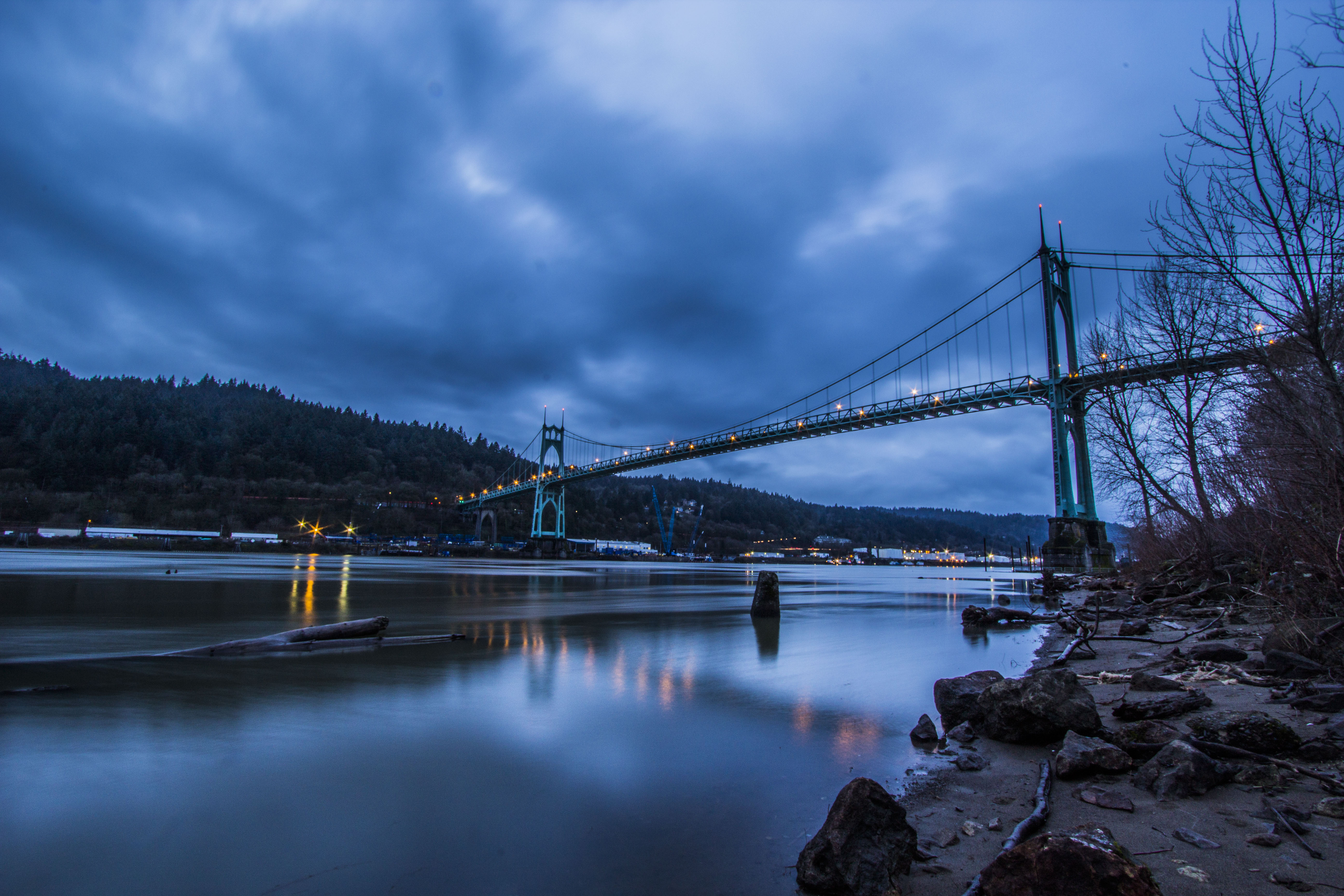 Photograph the St. John's Bridge
