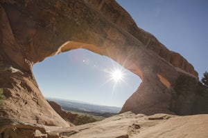Hike to Partition Arch