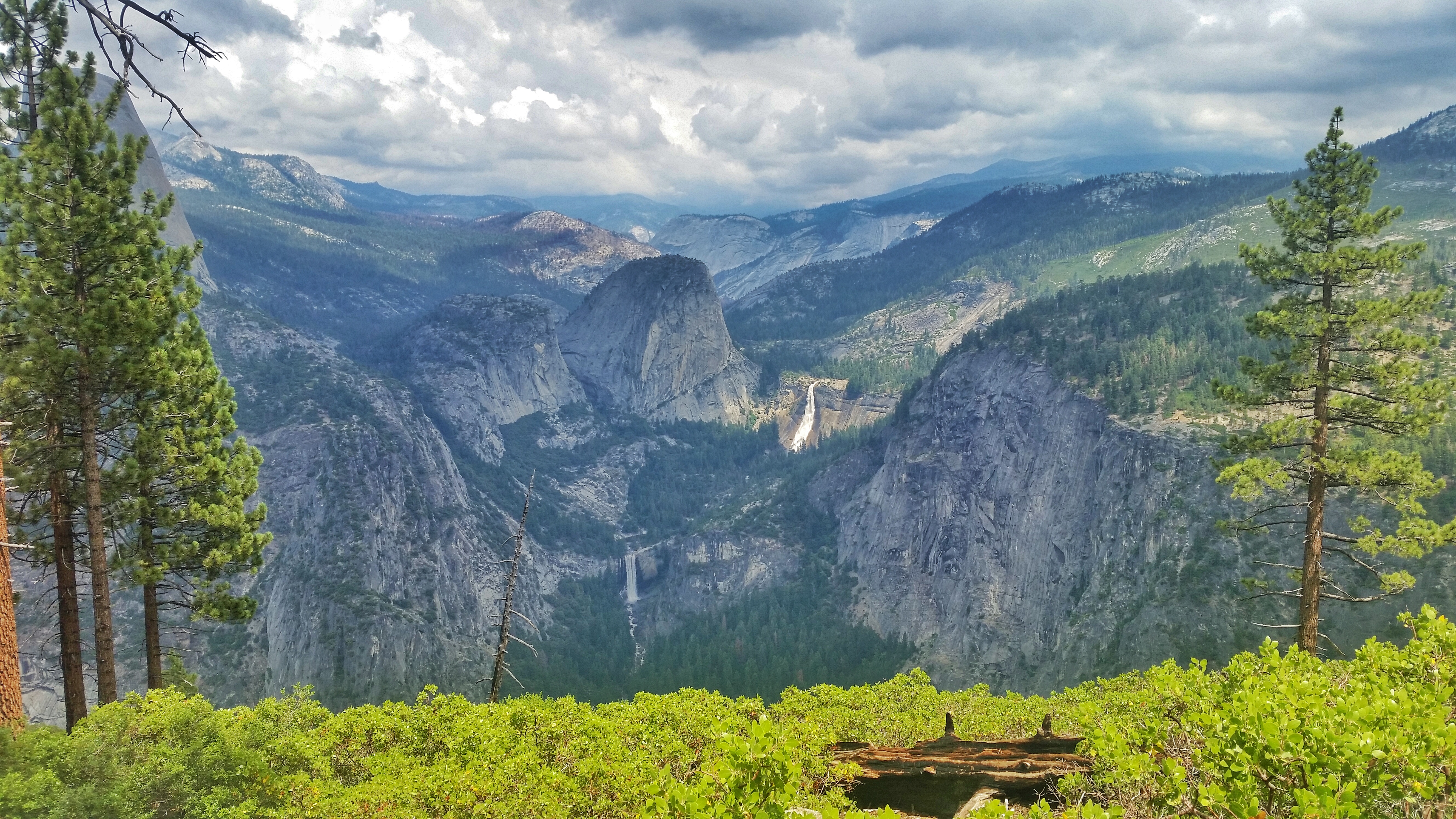 Illilouette Falls in Yosemite National Park