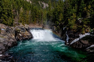 Hike to Overlander Falls