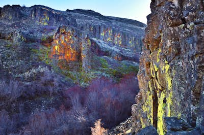 Hike Umtanum Creek Canyon
