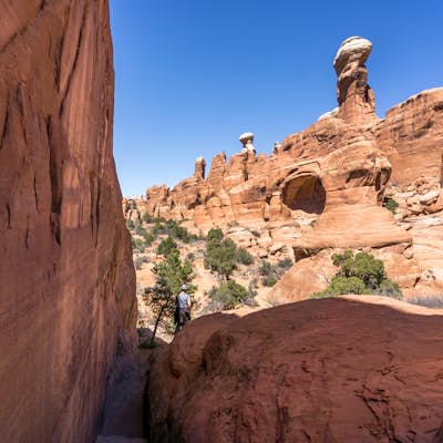 Hike to Tower Arch