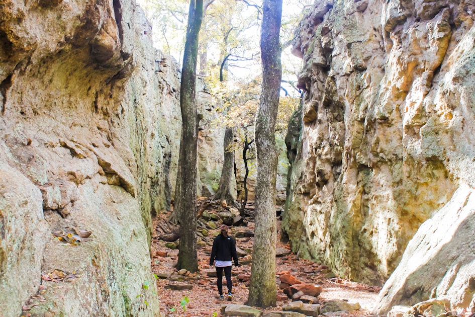 Hike To Penitentiary Hollow Via Red Waterfront Trail Lake Mineral