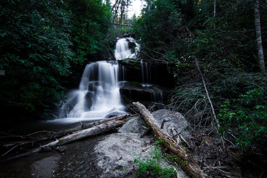 10 Beautiful Waterfall Hikes In