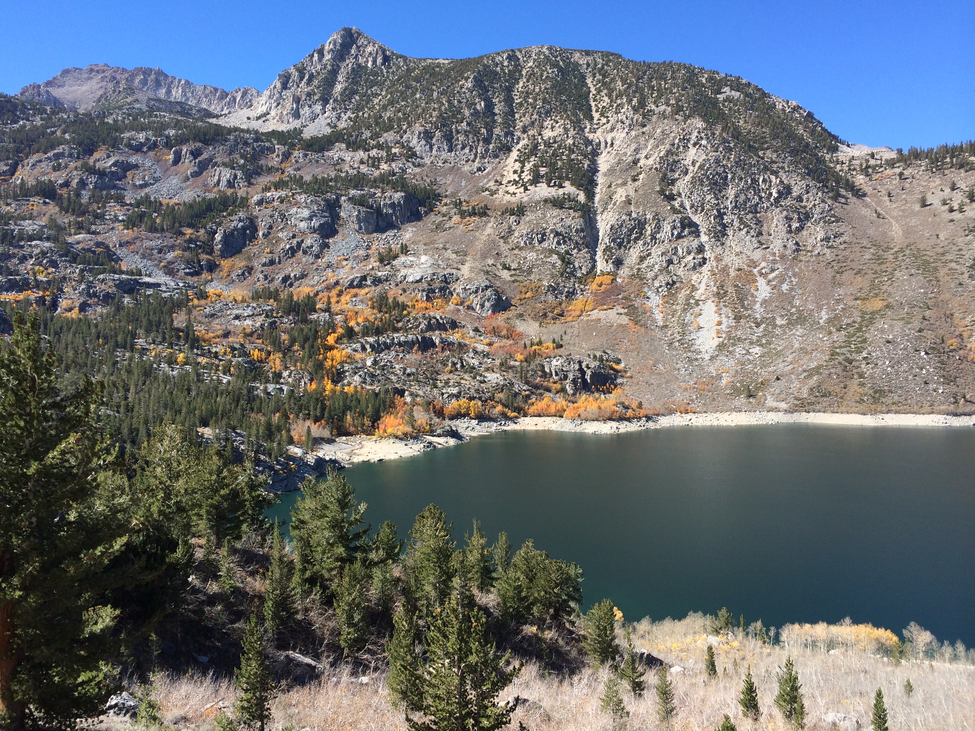 Hike to Emerald Lakes 