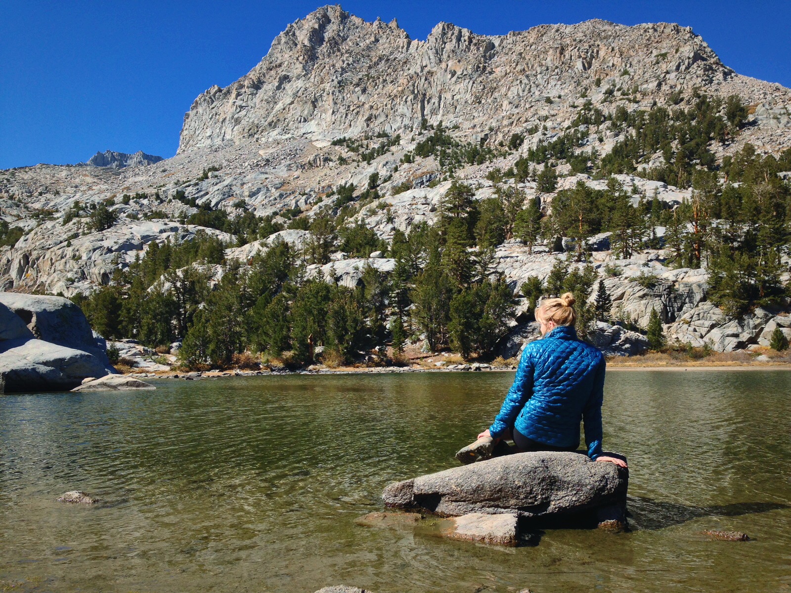 Hike to Emerald Lakes 