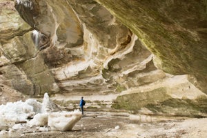 Hike Ottawa Canyon at Starved Rock State Park