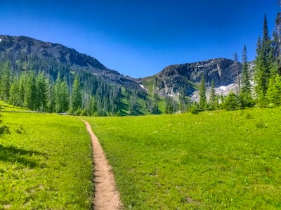 Hike the Zirkel Circle (Gilpin Lake Loop), Slavonia Trail Head