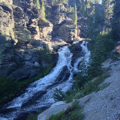 Hike Kings Creek Falls
