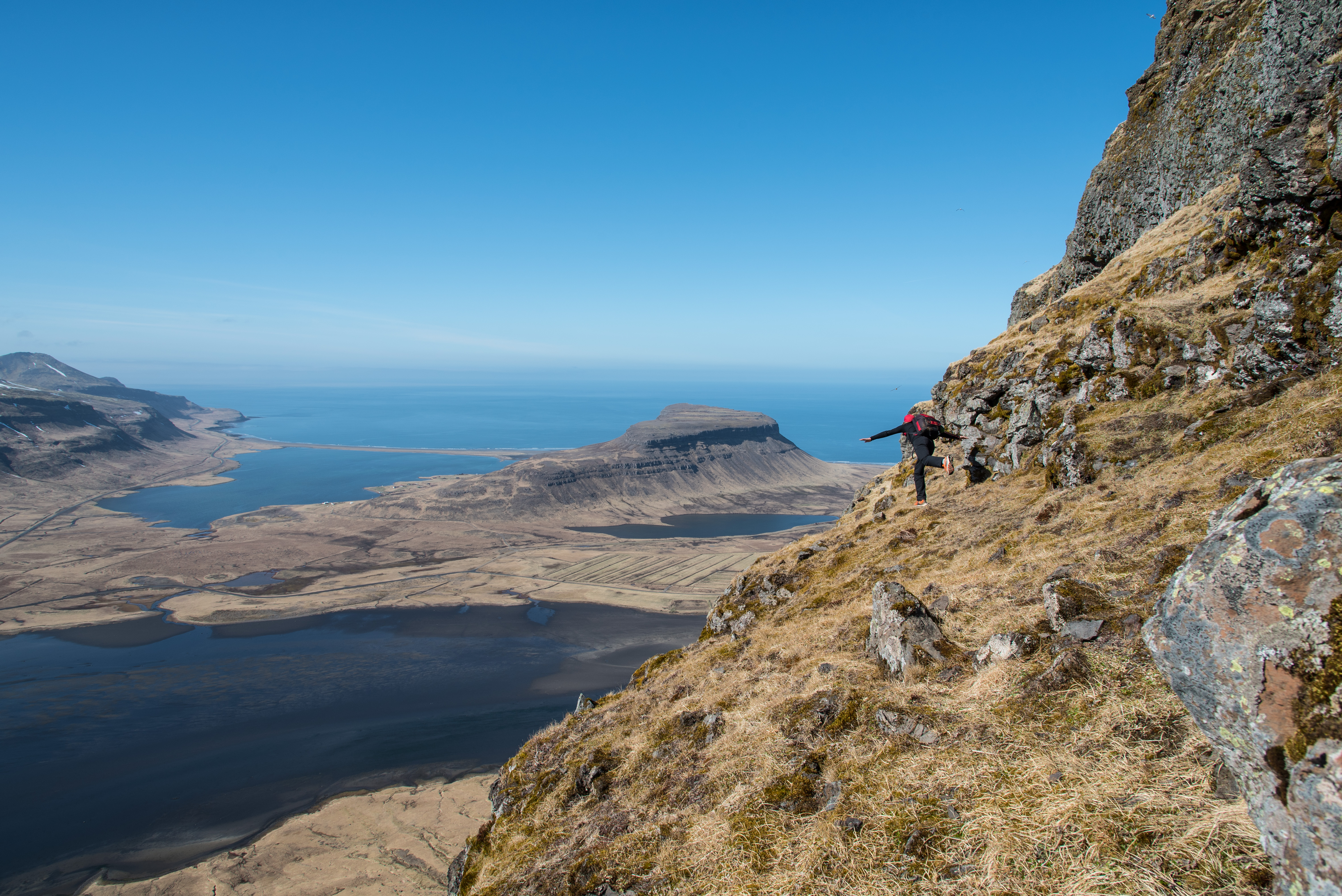 Scramble Kirkjufell Mountain
