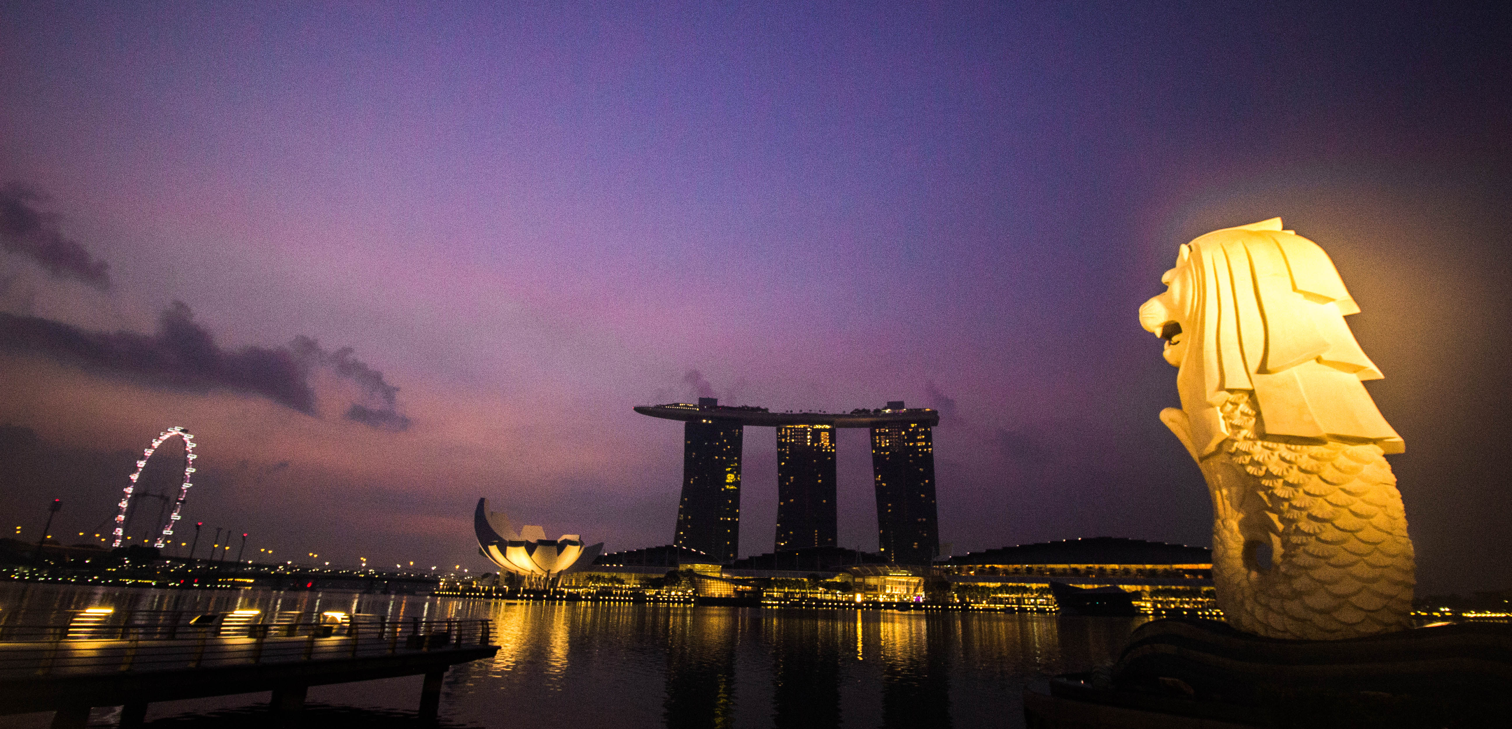 Catch the Sunrise at Merlion Park