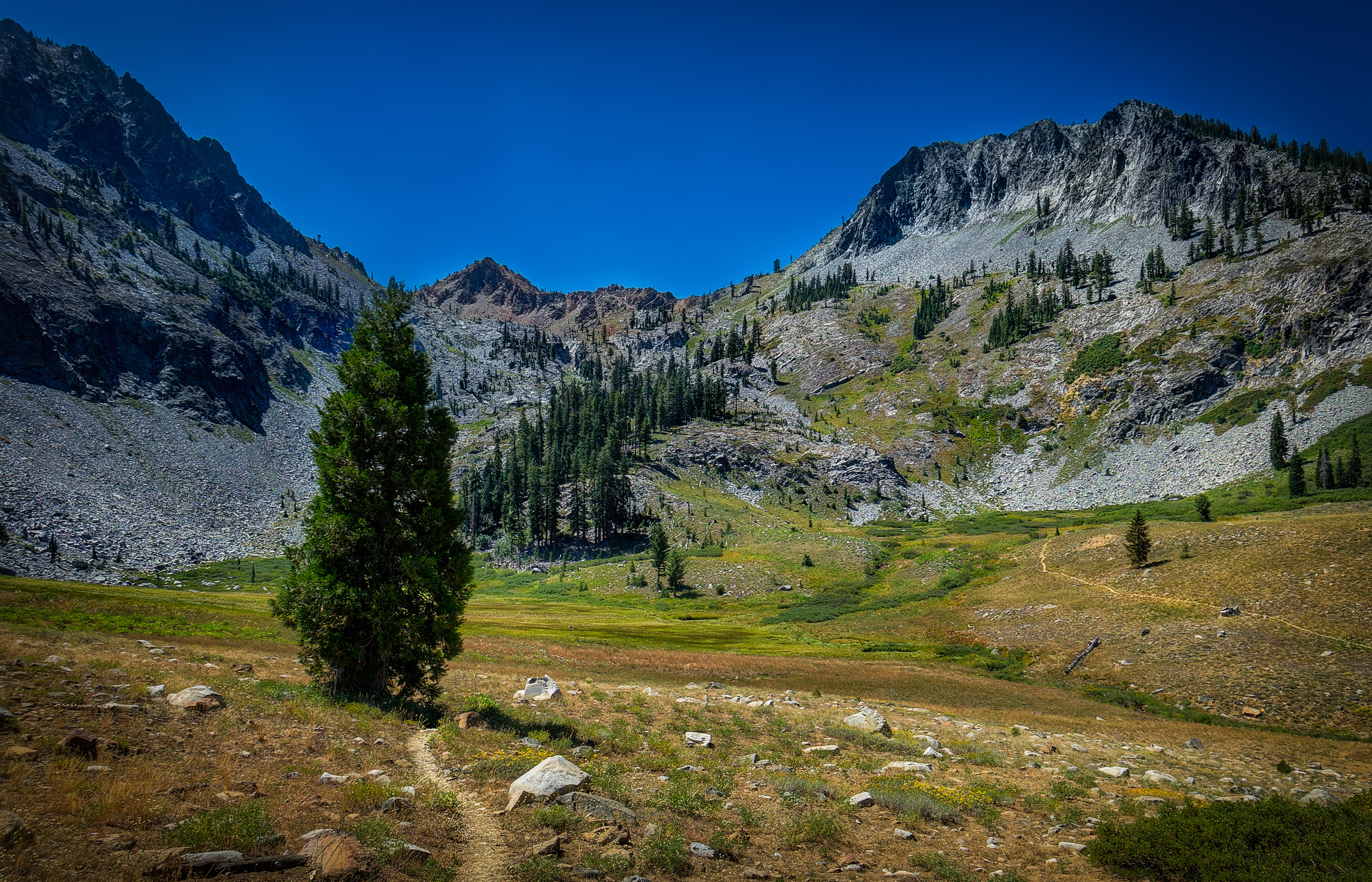 Backpack to Bear Basin and The Four Lakes Loop