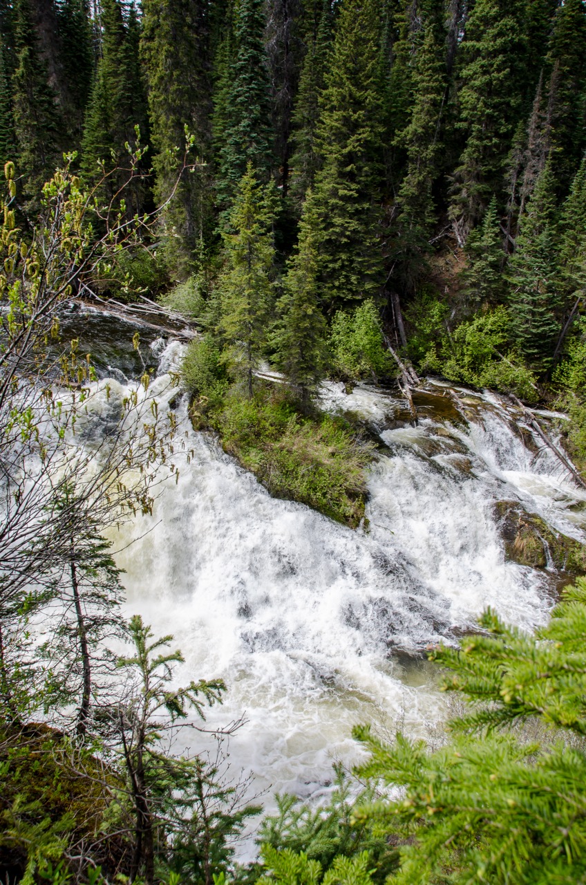Hike to War Falls