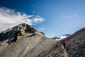 Hike the Avalanche Peak - Crow River Valley Traverse 