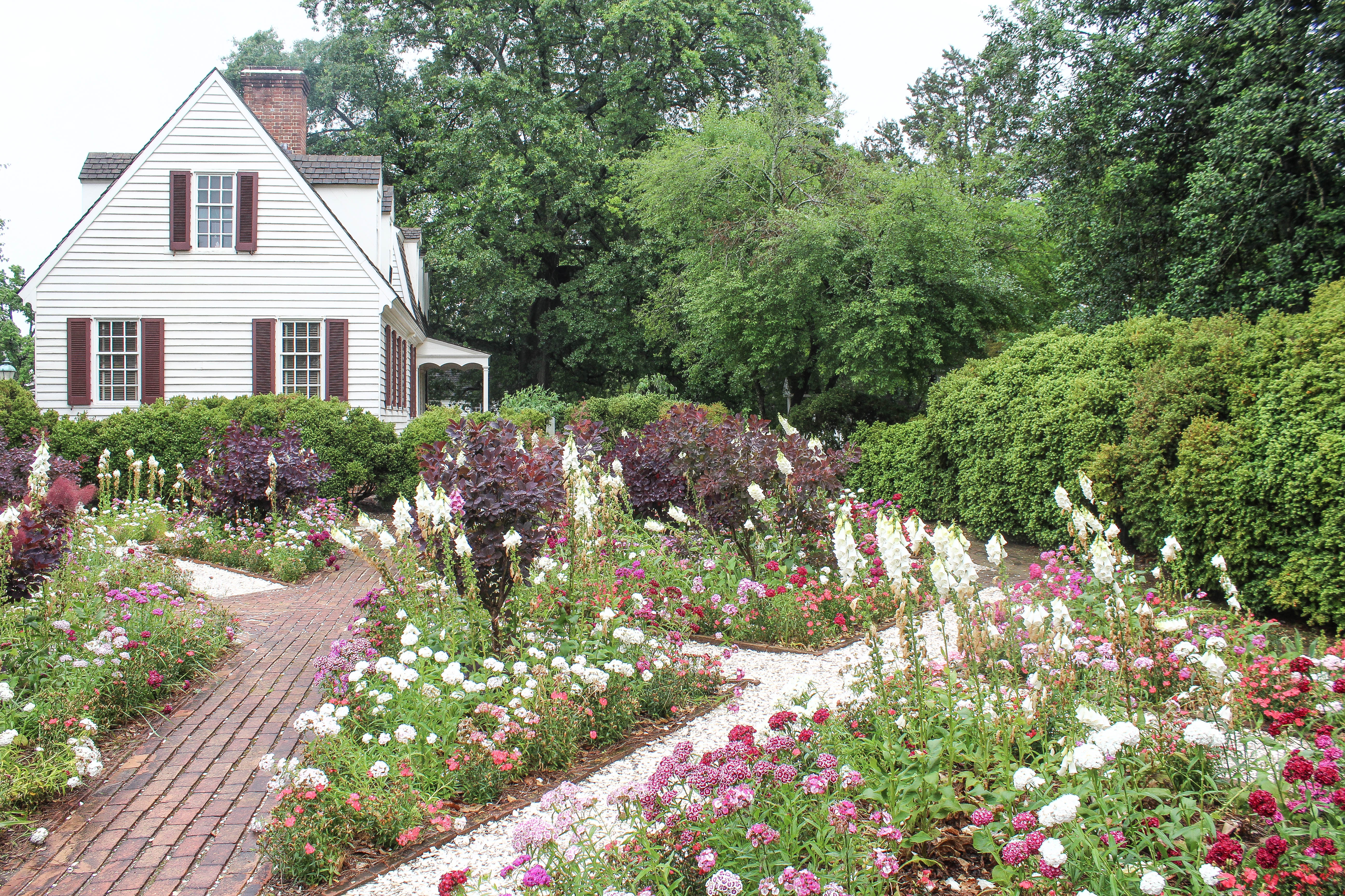 Visit Colonial Williamsburg
