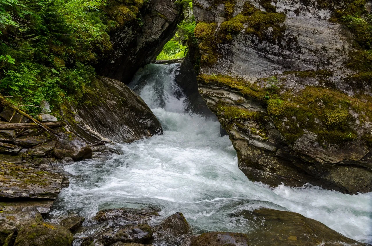 Hellroaring Falls