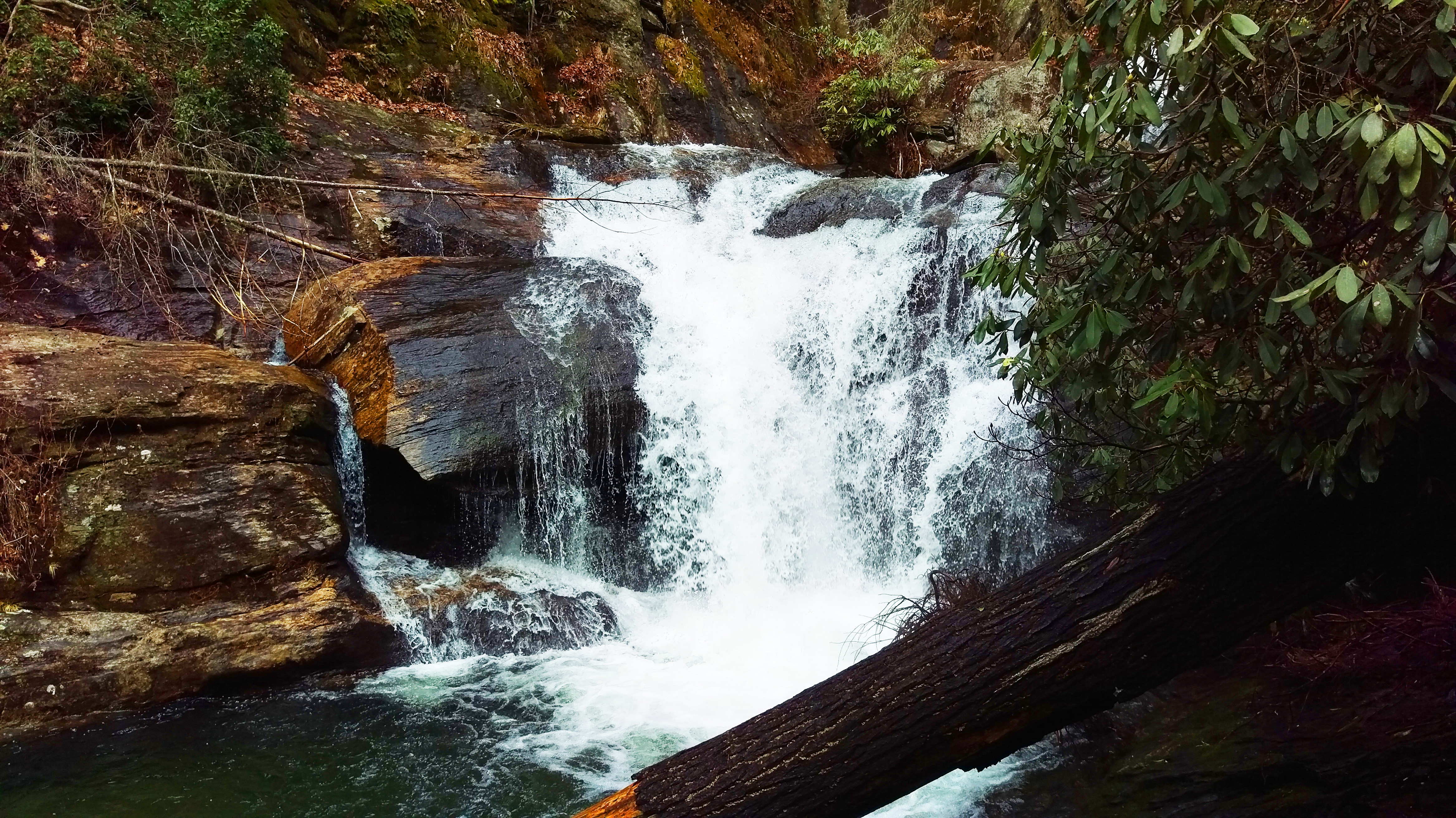 Hike to Dukes Creek Falls