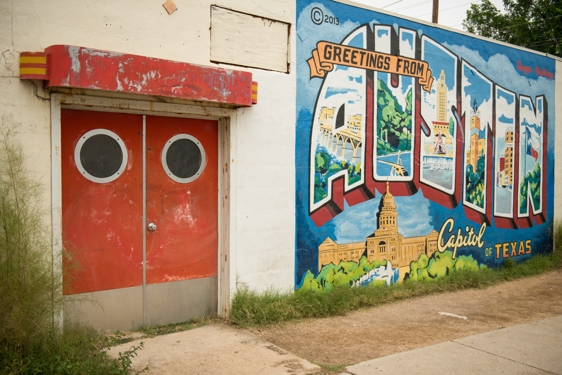Bike through Iconic Graffiti Landmarks in Austin