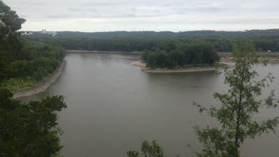 Hike to the Deep Canyons of Starved Rock State Park