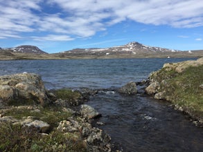 Hike to Helluvatn Lake