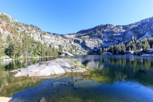 Hike to Snow Lake in Desolation Wilderness