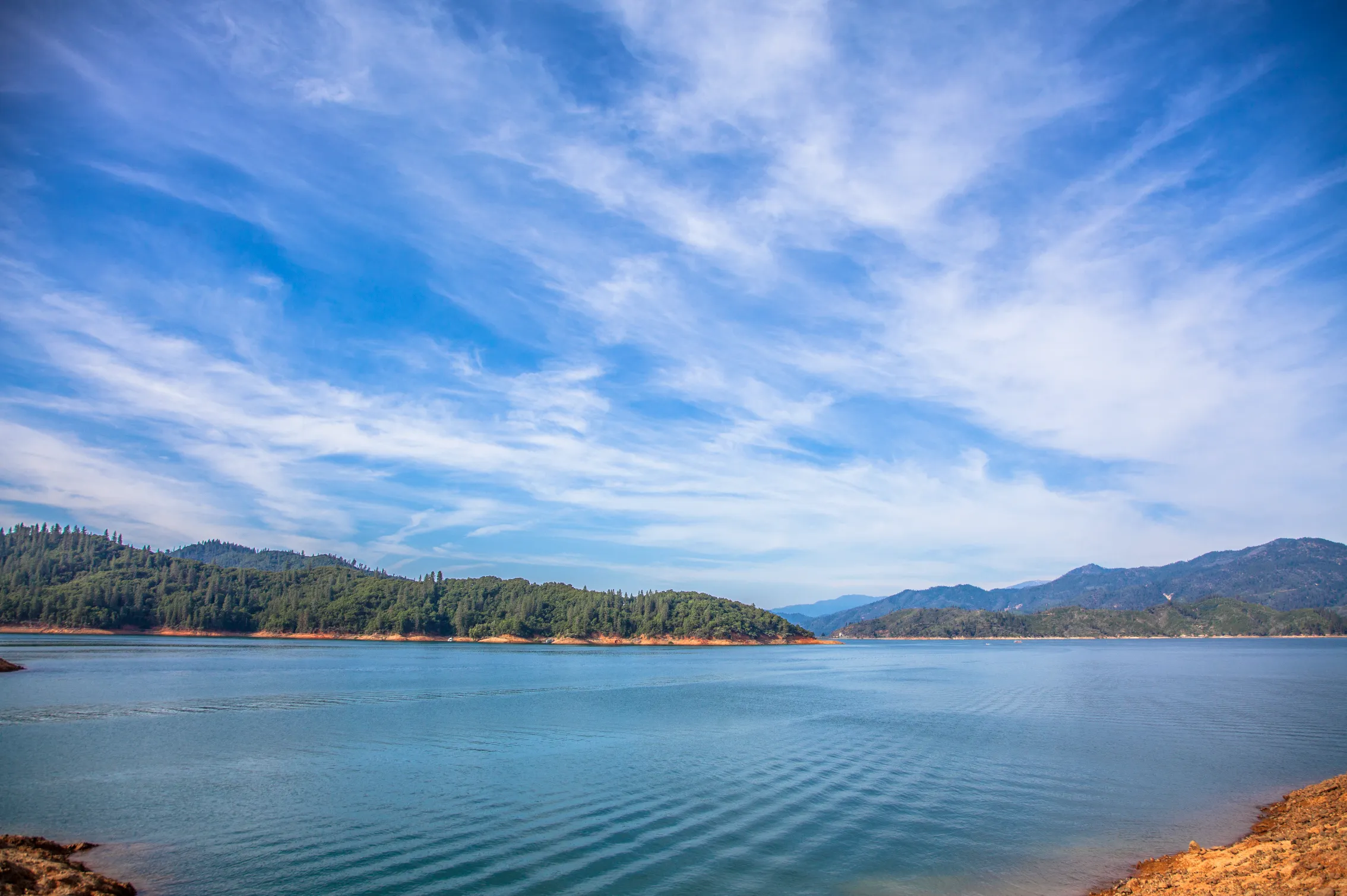 Houseboat Lake Shasta