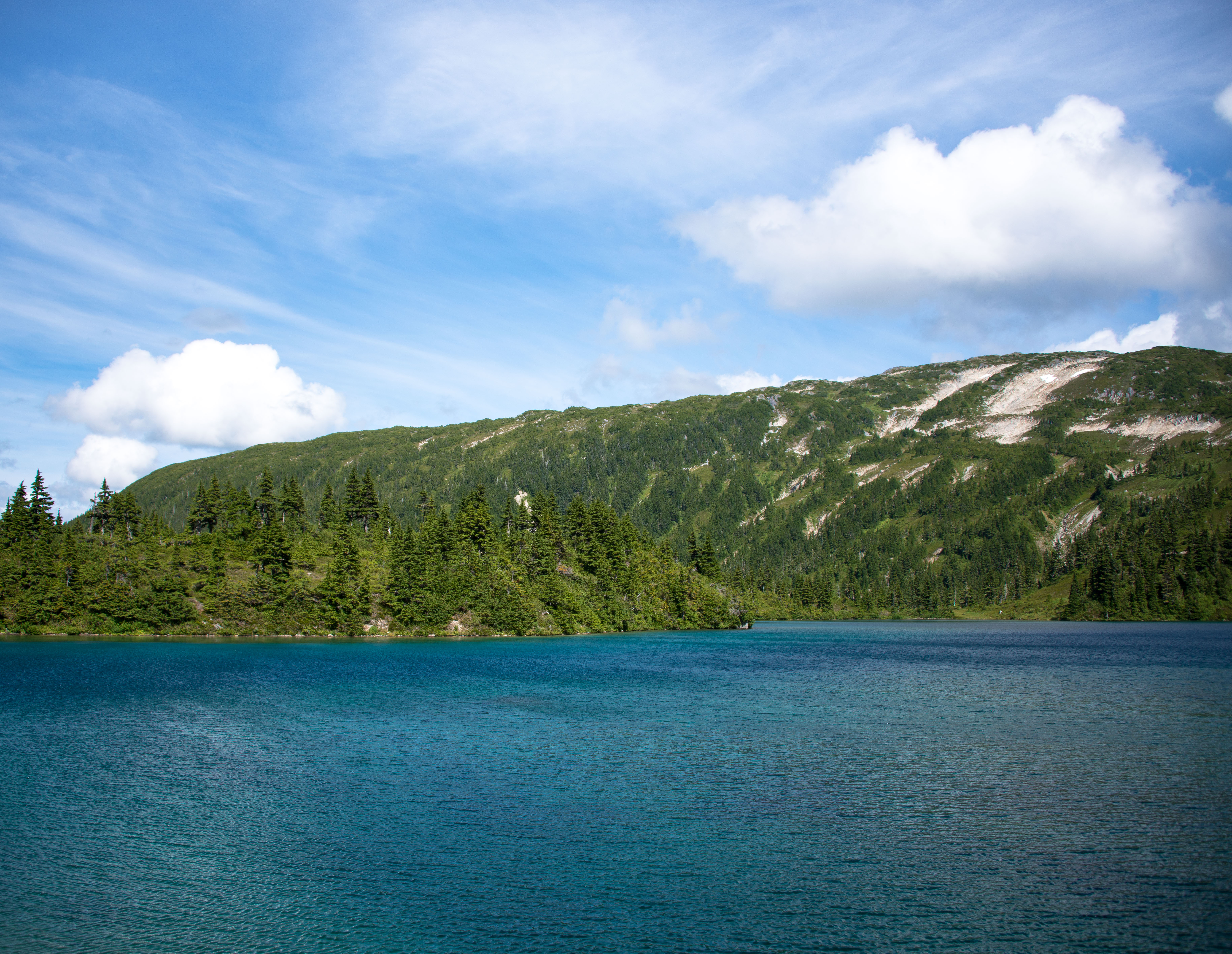 Hike to Gunsight Lake